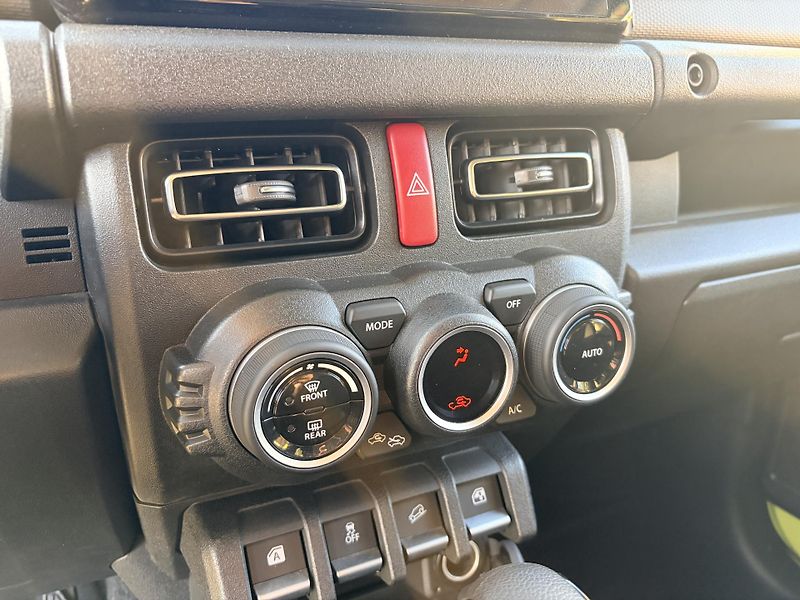 Suzuki Jimny 1,5 VVT AllGrip Long - fotka 18 z 33