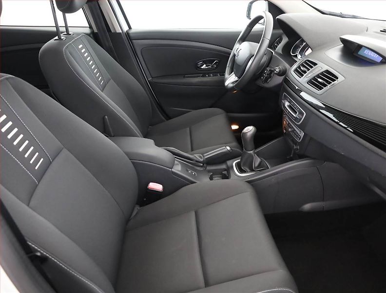 Renault Mégane (2011) 1.6 16V, Tempomat - fotka 7 z 14