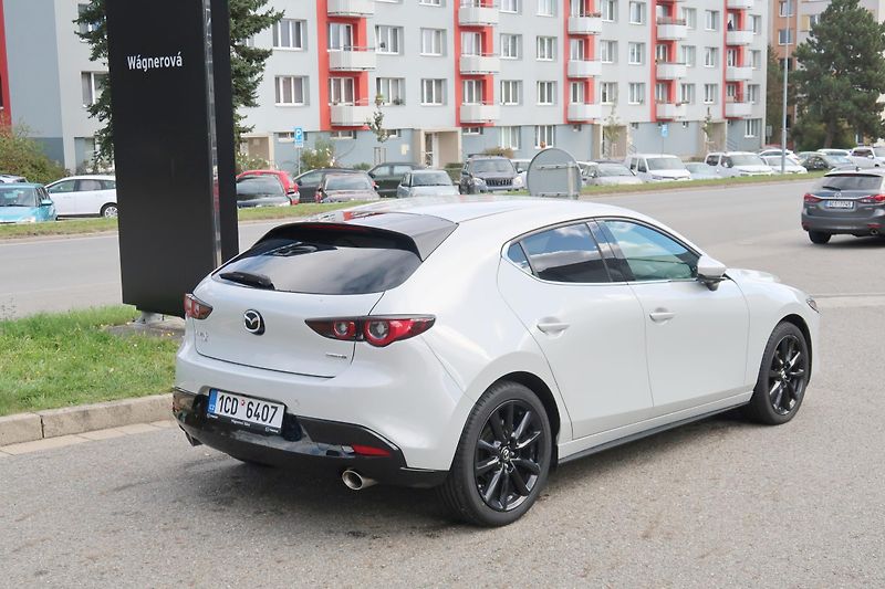 Mazda 3 2,0 X186 AT AWD, Bose,360°kam. - fotka 6 z 29