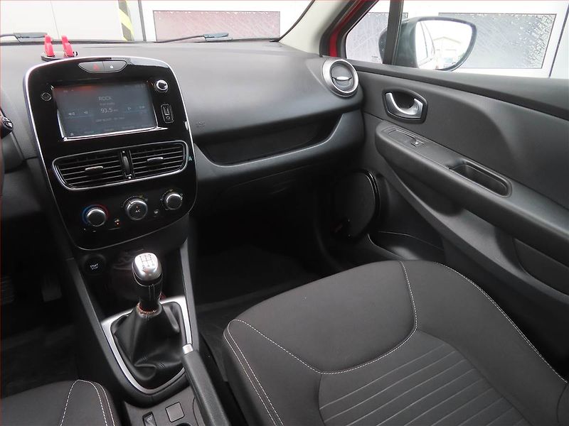 Renault Clio (2017) Limited 1.2 16V, Serv.kniha - fotka 8 z 19
