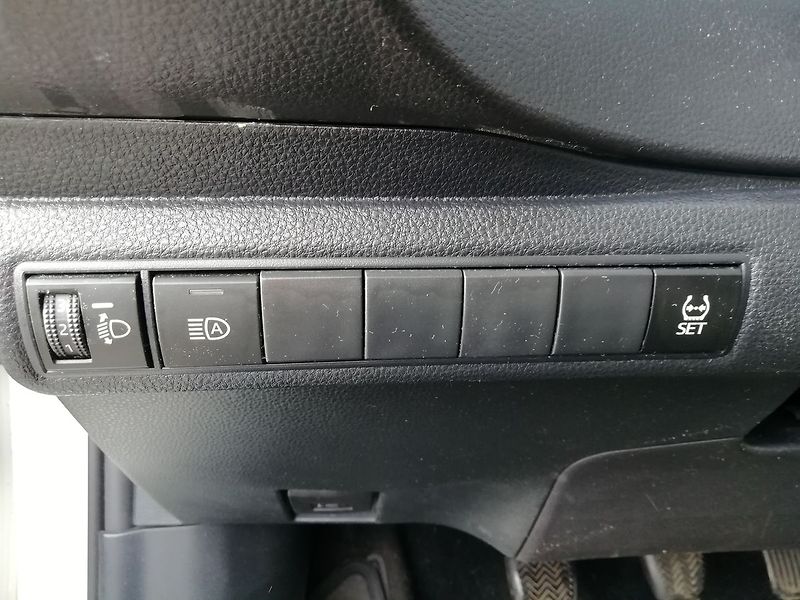 Toyota Corolla 1.5VVTi Comfort Tech - fotka 18 z 20