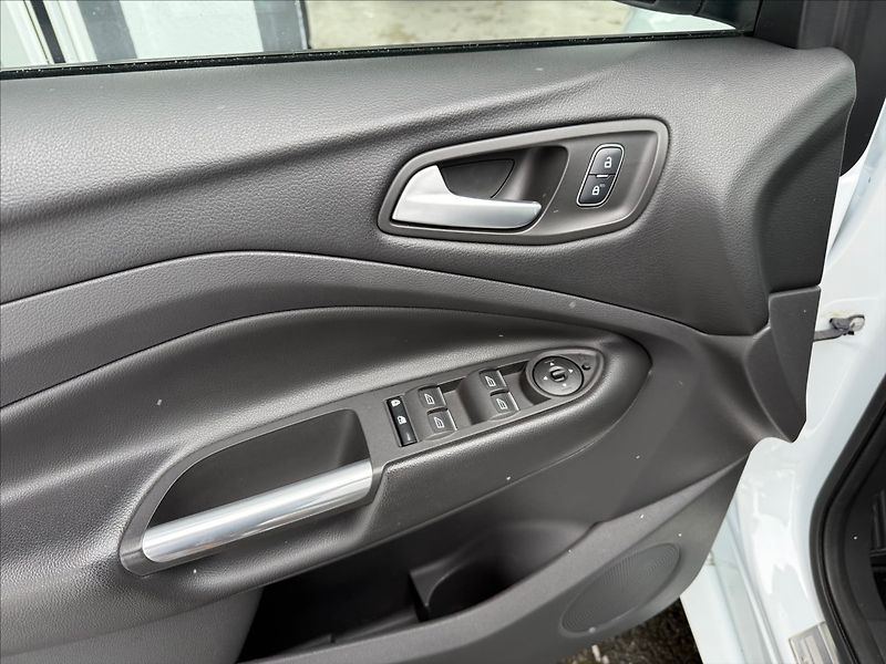 Ford Kuga 2,0 TDCi 132kW ST-line AT AWD - fotka 20 z 31