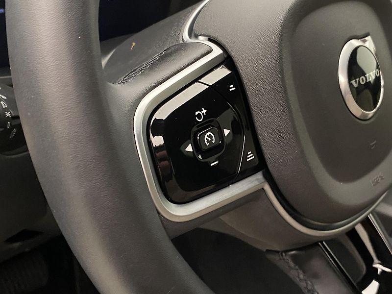 Volvo XC60 T8 AWD RECHARGE PLUS DARK CZ - fotka 21 z 66