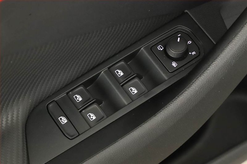 Škoda Scala (2025) 1.0 TSI, MONTE CARLO, KAMERA - fotka 10 z 14