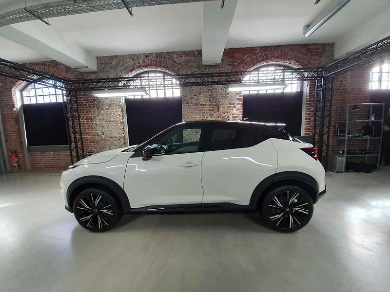 Nissan Juke působí naživo jako dospělý zástupce kategorie malých SUV.