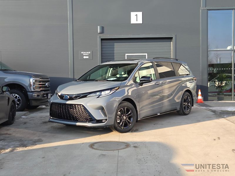 Toyota Sienna (2025) TOYOTA SIENNA XSE HYBRID 7 pas - fotografie inzerátu