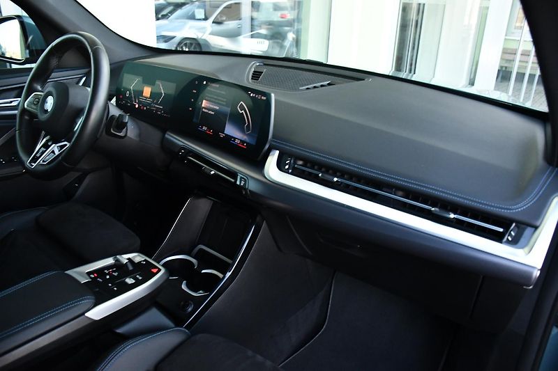 BMW X1 xDrive23d M-SPORT TAŽNÉ 1M ČR - fotka 18 z 42