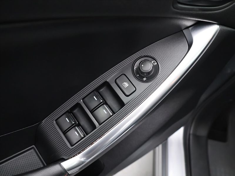 Mazda CX-5 2,2 Skyactiv-D 129kW Revolutio - fotka 15 z 35