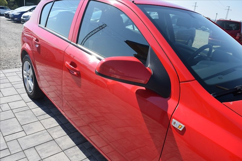 Opel Astra 1,4 i 66KW KLIMA ALU VÝHŘEV - fotka 9 z 50