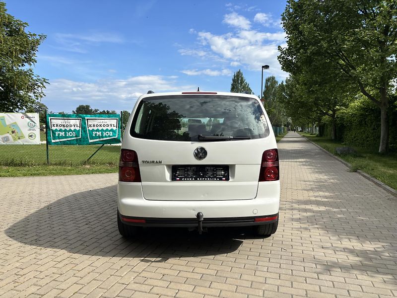 Volkswagen Touran 1.6 75kw Trendline - fotka 8 z 29