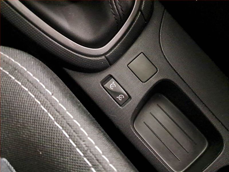 Renault Clio (2015) 1.2 16V, Navi, Tempomat - fotka 15 z 18