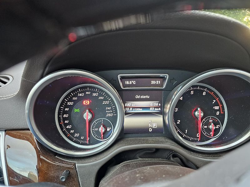 Mercedes-Benz GLS (2016) 500 V8  - fotka 32 z 32