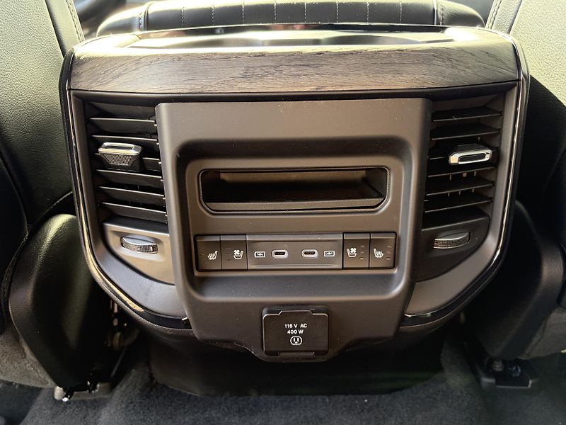 Dodge RAM (2026) 1500 Limited 5.7 V8 HEMI 2026 - fotka 32 z 37