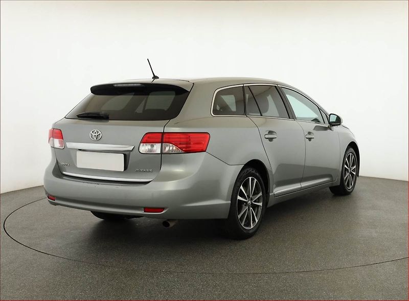 Toyota Avensis (2013) 2.2 D-4D, Automat, Navi - fotka 5 z 17