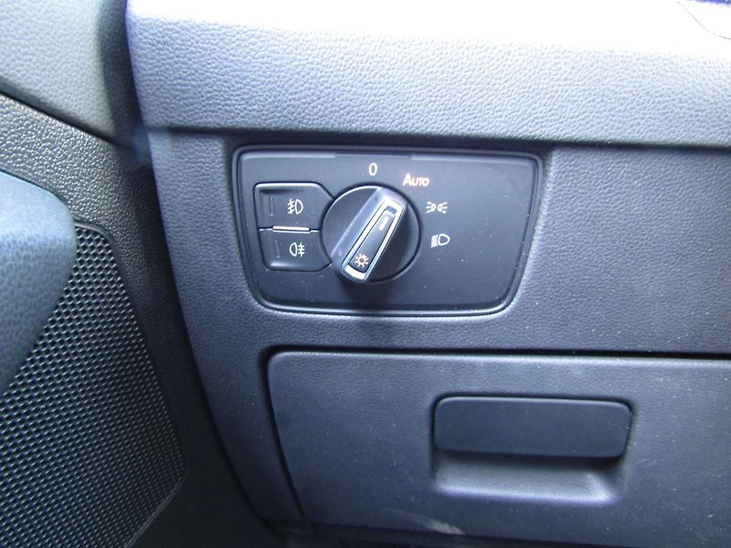 Volkswagen Passat (2021) 2.0 TDI DSG ACC - fotka 32 z 45