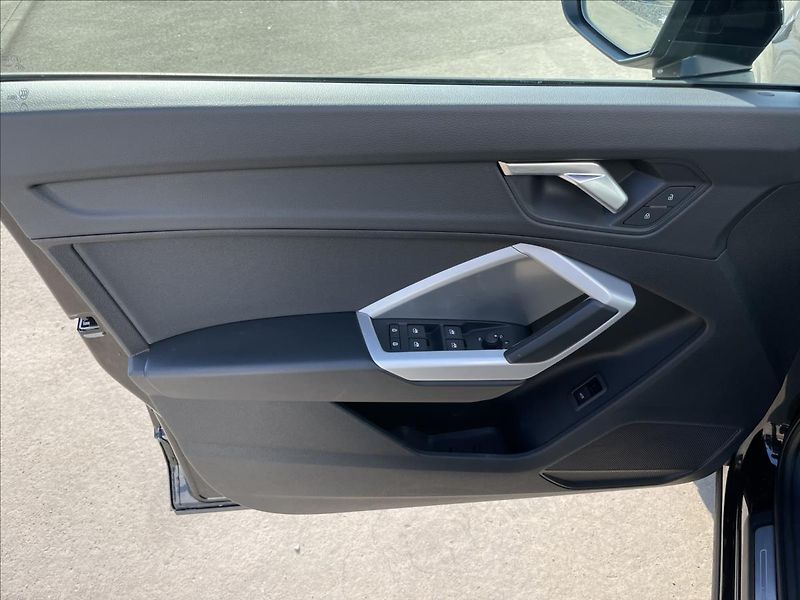 Audi Q3 1,5 TFSI AT7 S line Gravity - fotka 14 z 23