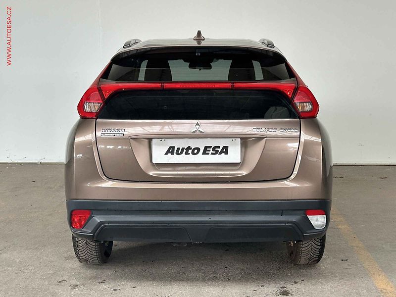 Mitsubishi Eclipse Cross (2019) 1.5 T-MIVEC, ČR, AC, temp - fotka 5 z 17