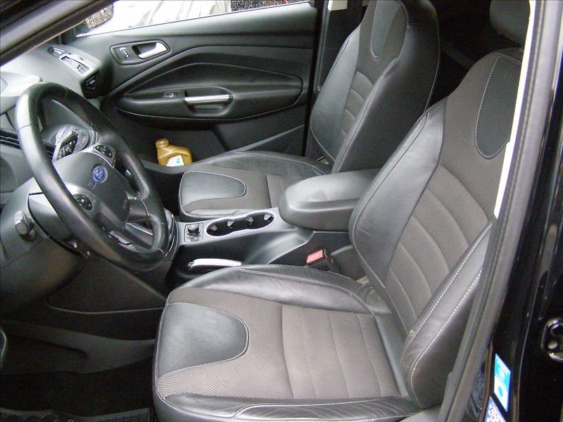 Ford Kuga 2,0   TDCI 2 majitel - fotka 17 z 30