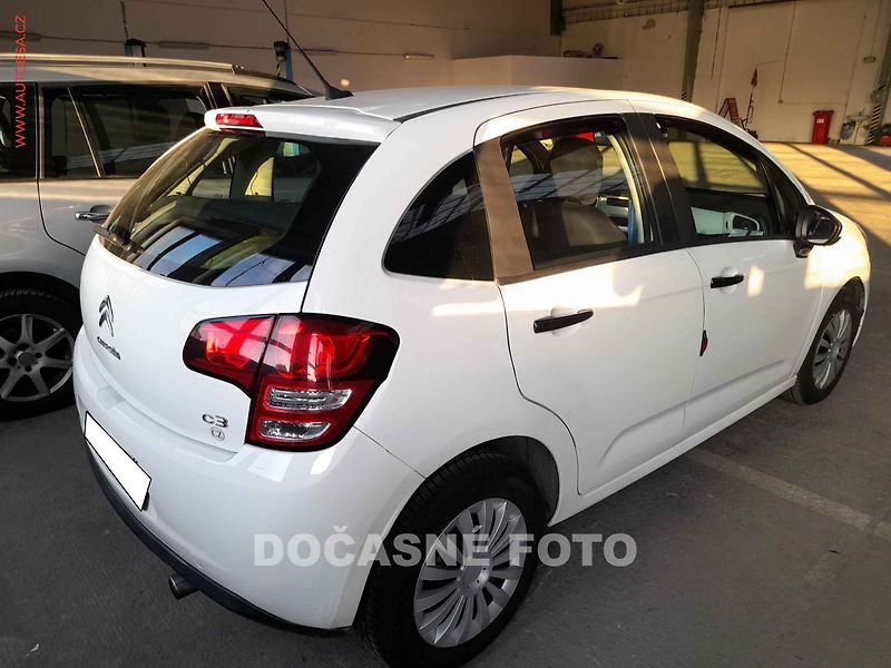 Citroën C3 (2012) 1.2i, ČR, AC - fotka 2 z 3