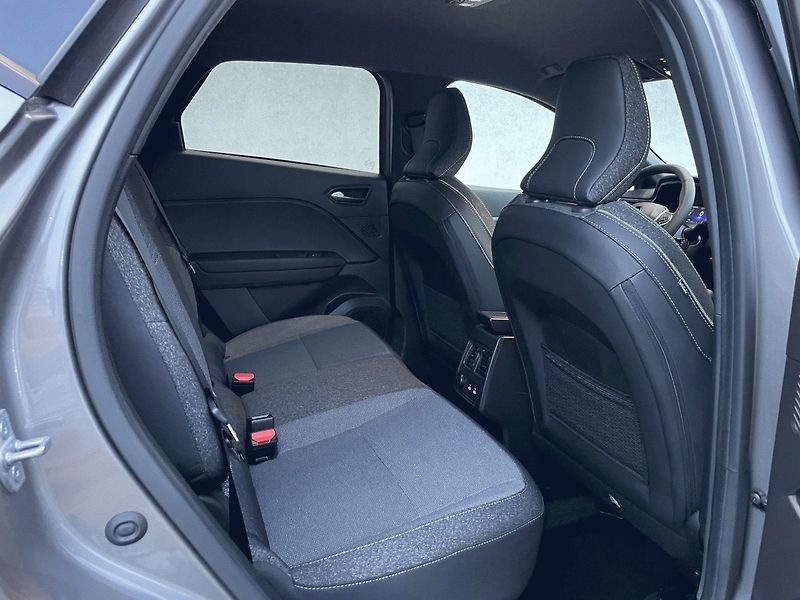 Renault Captur (2025) TECHNO 1,3TCe 160k EDC - fotka 9 z 25