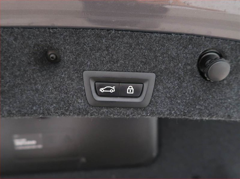 BMW Řada 5 (2016) 520d xDrive, 4X4, Automat - fotka 20 z 20