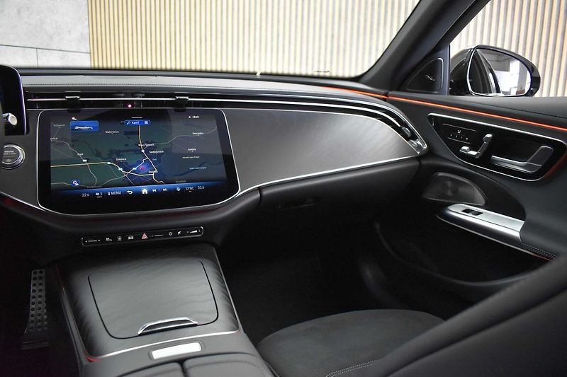 Mercedes-Benz Třídy E E 220d AMG*TAŽNÉ*ZÁRUKA*ČR 1.M - fotka 10 z 42
