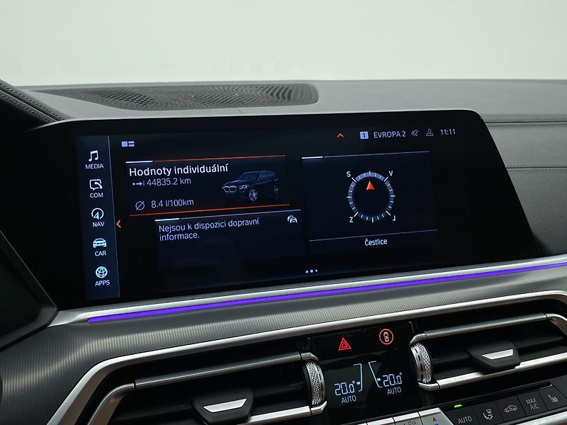 BMW X5 30d xDrive M-Paket REZERVACE - fotka 40 z 75