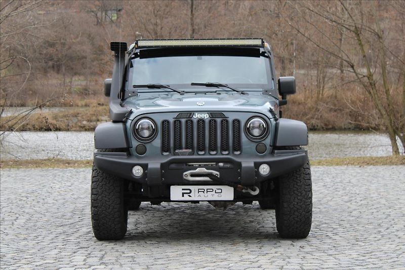 Jeep Wrangler 2.8 CRD/10th-Anniversary/CZ - fotka 14 z 49