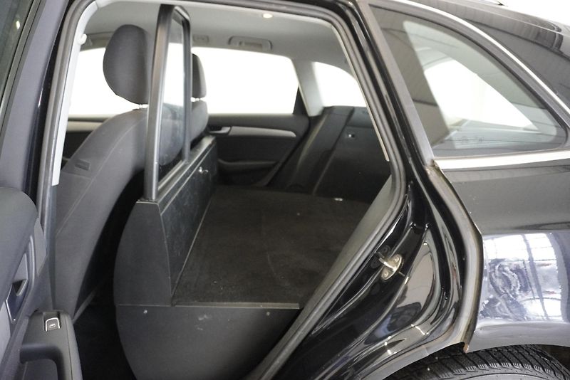 Audi Q5 VAN 3,0 TDI QUATTRO AUT. - fotka 24 z 28