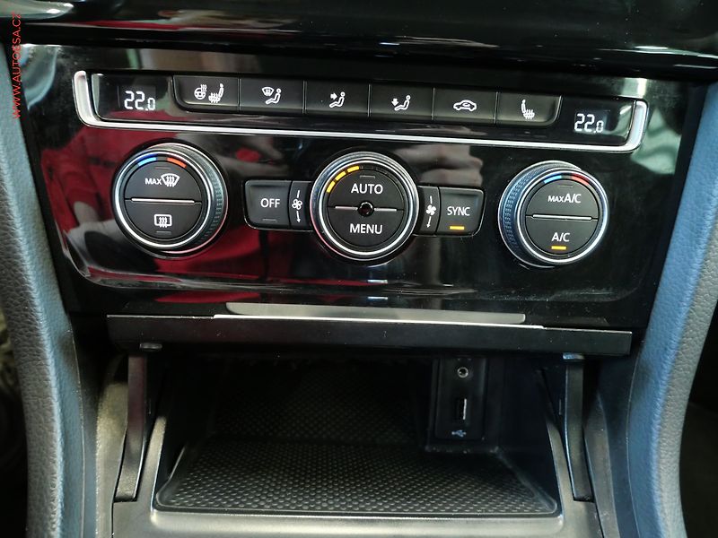 Volkswagen Golf (2016) 2.0 TDi, ČR, DSG, LED, navi - fotka 18 z 21
