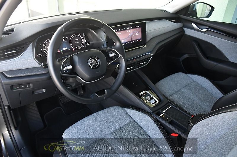 Škoda Octavia 2.0TDi Top Selection DSG ACC  - fotka 9 z 55