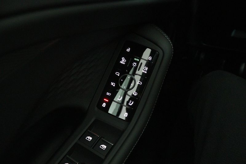 Audi A6 Avant TDI quattro 150 kW Stronic - fotka 17 z 24