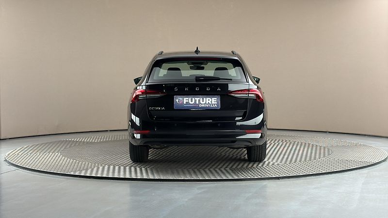 Škoda Octavia 2.0 TDI Ambition Combi - fotka 5 z 23