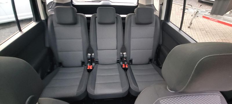Volkswagen Touran (2016) 1,4TSi 110kW benzín DSG FuLLeD - fotka 15 z 44