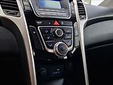 Hyundai i30 1,6 i 1.MAJITEL POUZ AUTORIZAK - náhled 24
