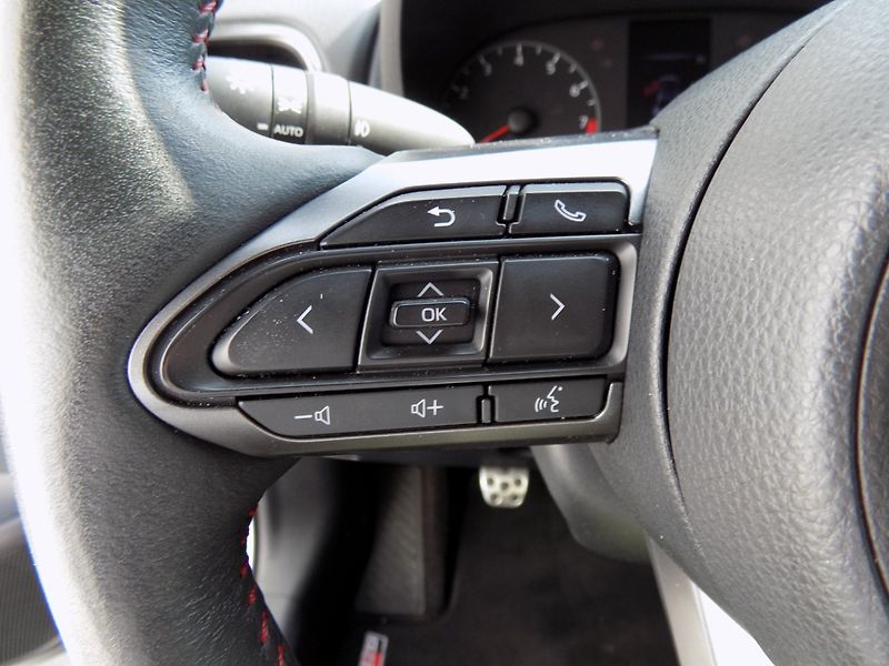 Toyota GR Yaris (2020) 1.6i/16V/FOUR/AWD/LED/ČR/ - fotka 21 z 32