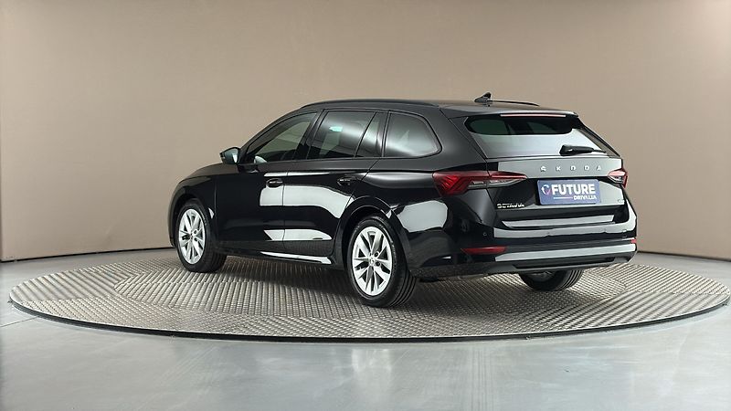 Škoda Octavia 2.0 TDI DSG 4x4 Style Combi - fotka 2 z 25