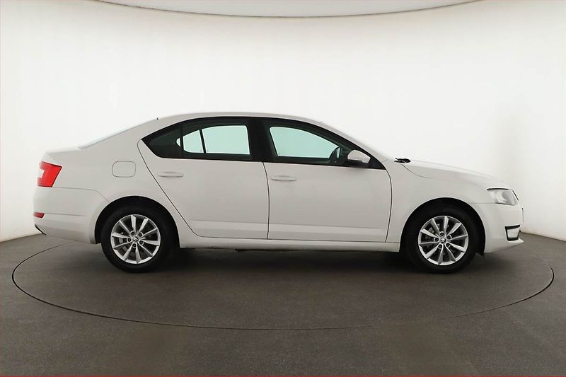 Škoda Octavia (2013) 1.2 TSI, Serv.kniha, Tempomat - fotka 6 z 15
