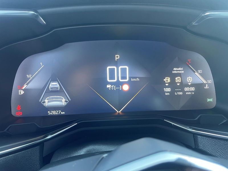 DS Automobiles DS7 Crossback (2021) RIVOLI 1.6 PureTech 133 kW - fotka 12 z 33