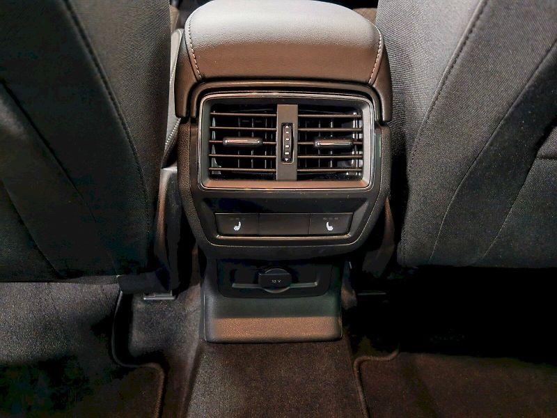 Škoda Karoq (2025) 2.0 TDI 110 kW DSG 4x4 Top Sel - fotka 25 z 31