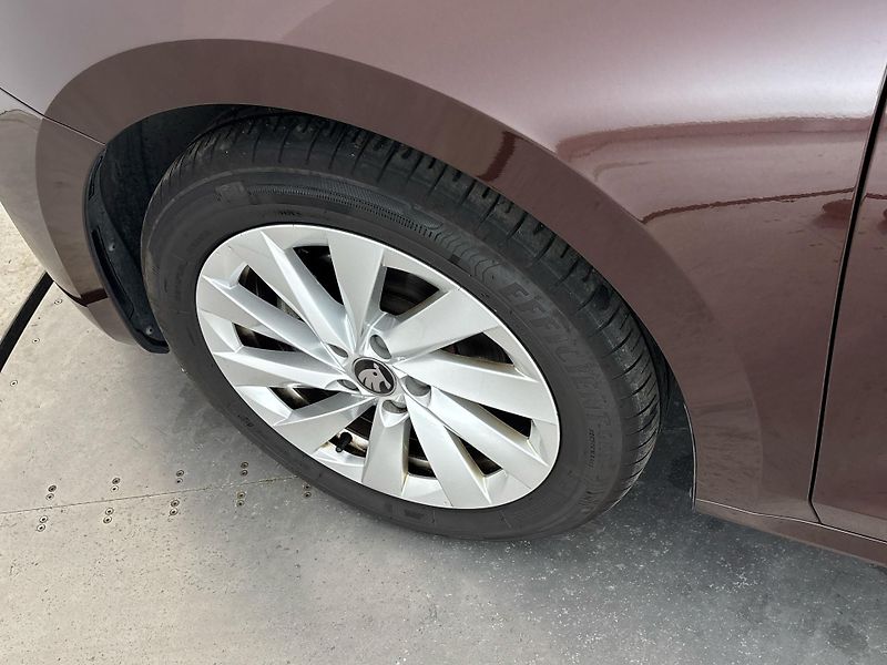 Škoda Octavia 1Maj.,ČR - fotka 26 z 29