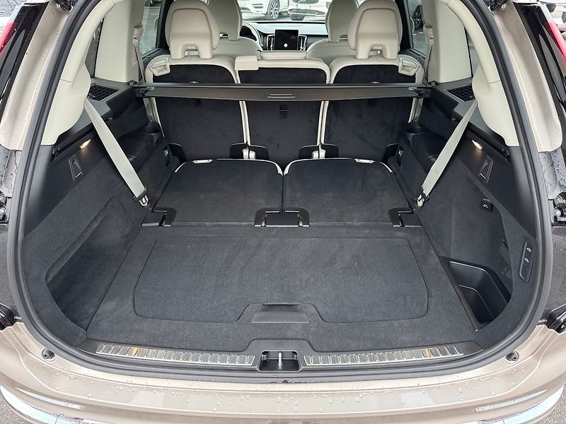 Volvo XC90 PLUS B5, 360°, VZDUCH - fotka 14 z 22