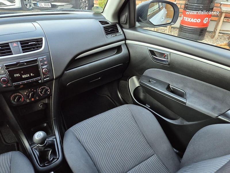 Suzuki Swift (2011) 1.2i 69KW 4x4 klima - fotka 29 z 52