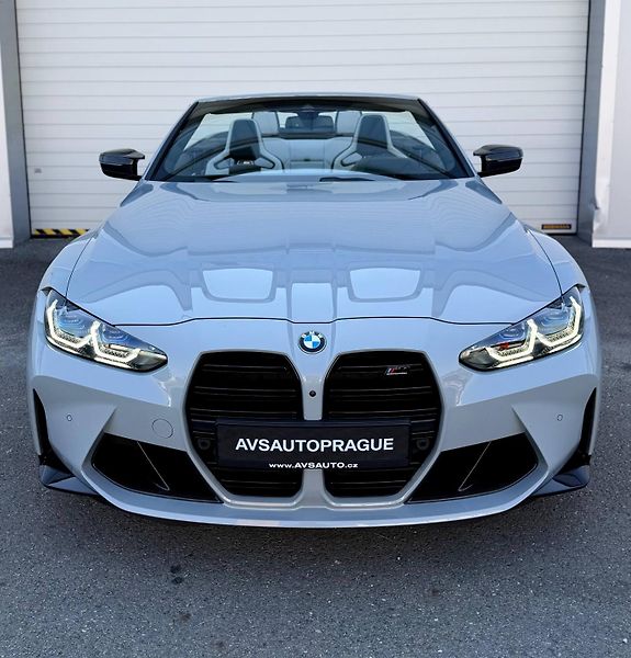 BMW M4 (2022) COMPETITION XDRIVE CABRIO 375  - fotka 2 z 22