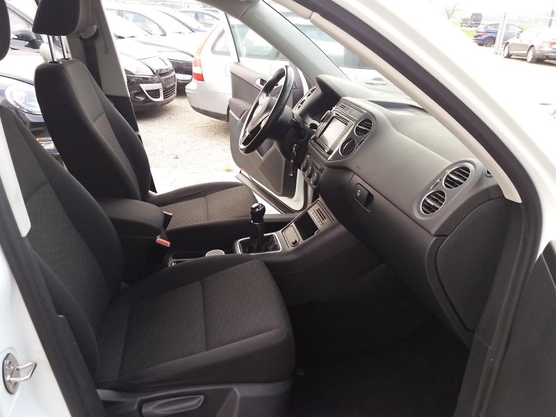 Volkswagen Tiguan 1.4TSi,92kW,SERVISNÍ KNÍŽKA!! - fotka 14 z 20