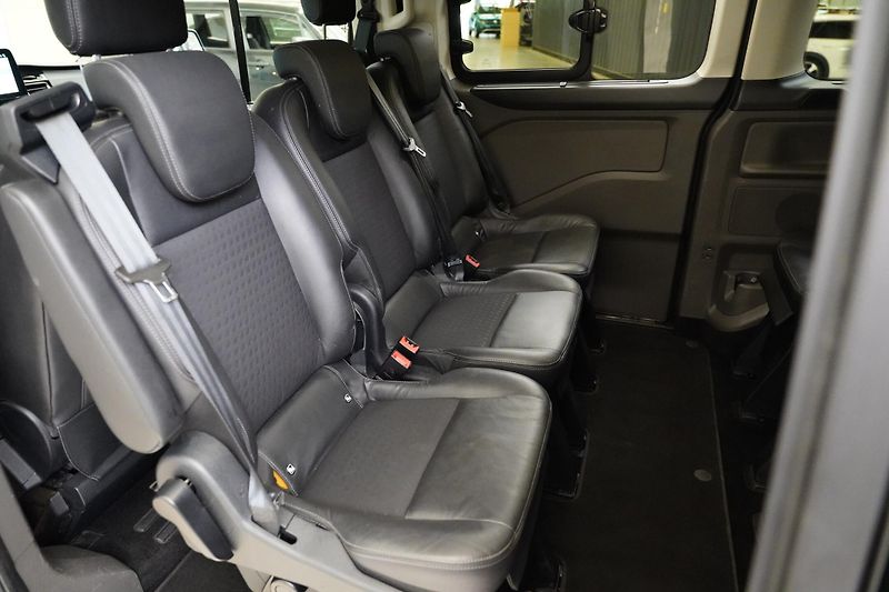 Ford Tourneo Custom - fotka 27 z 28