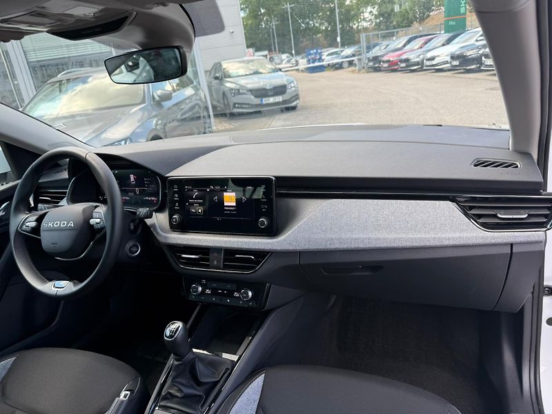 Škoda Scala Selection 1.0 TSI 85kW - fotka 11 z 25