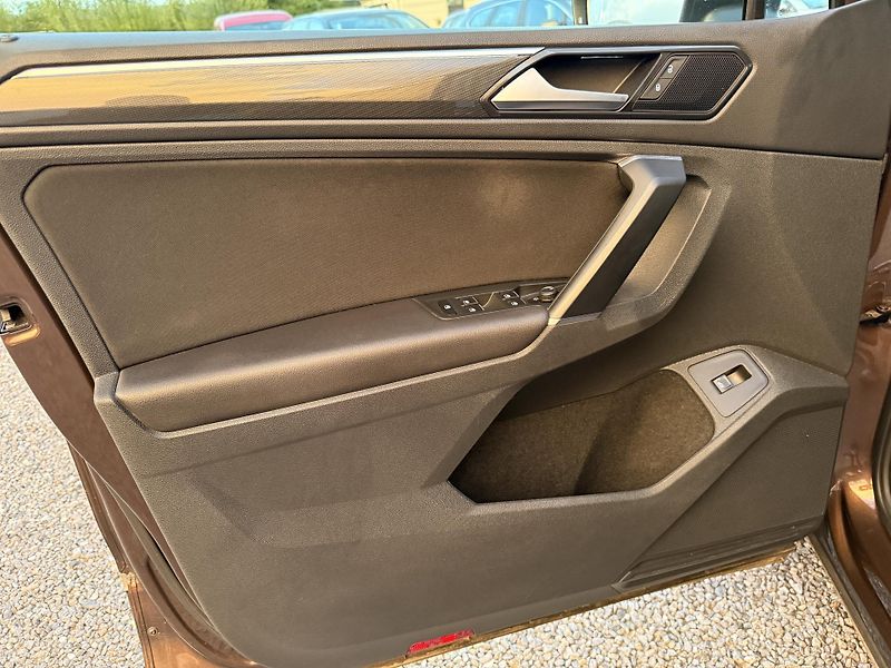Volkswagen Tiguan 2.0TDi 110kW DSG LED - fotka 18 z 25
