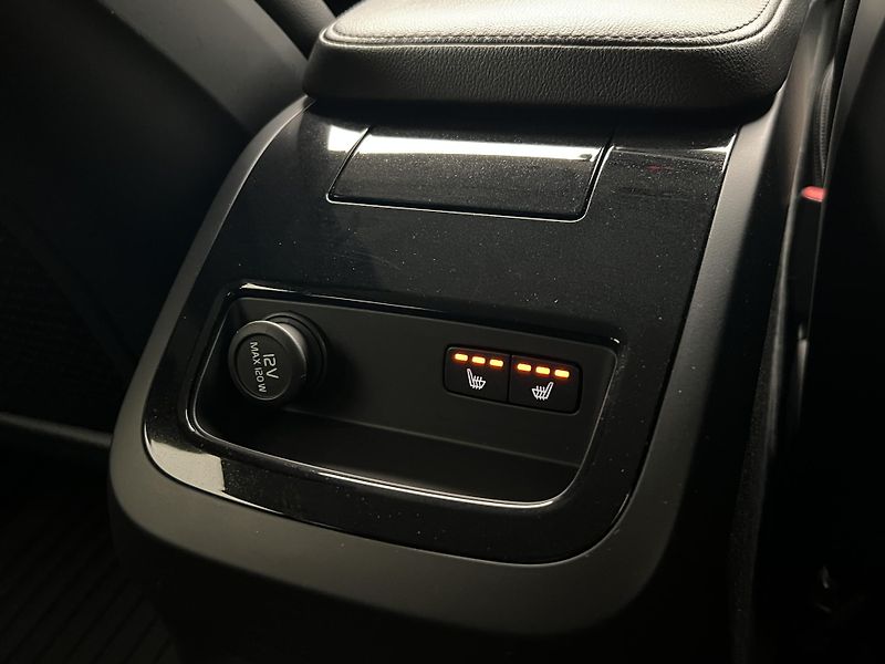 Volvo V60 T6 MOMENTUM RECHARGE AUT - fotka 20 z 44
