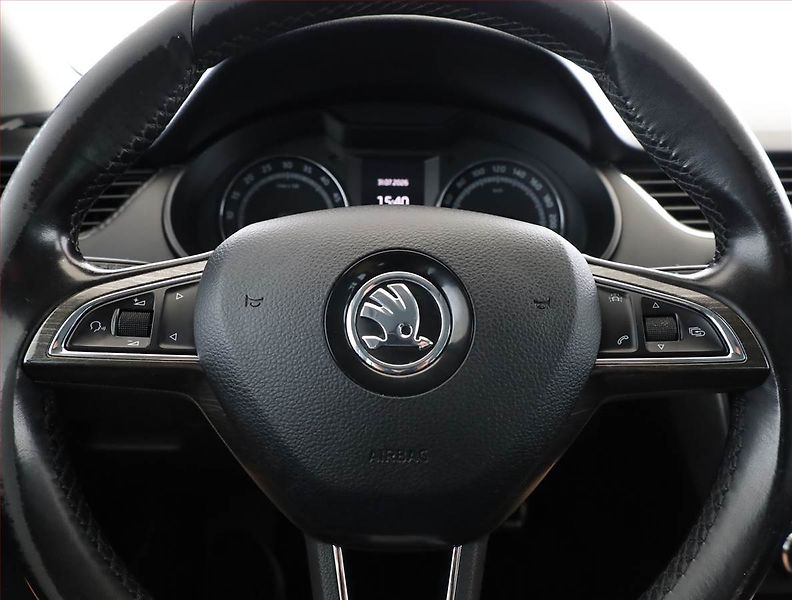 Škoda Octavia (2015) 2.0 TDI 4x4, 4X4, Serv.kniha - fotka 8 z 19